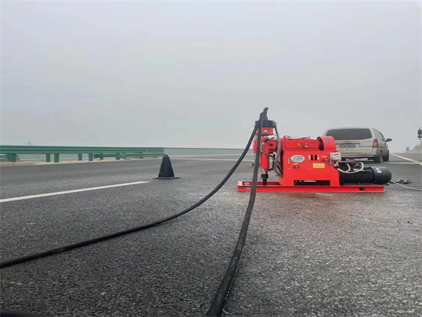 大竹马路路基路面开裂下沉注浆加固灌浆